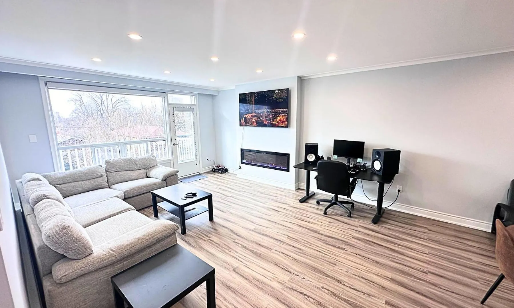 Homestay Spacious Master Suite W Private Bathroom Steps To Subway Toronto Canada