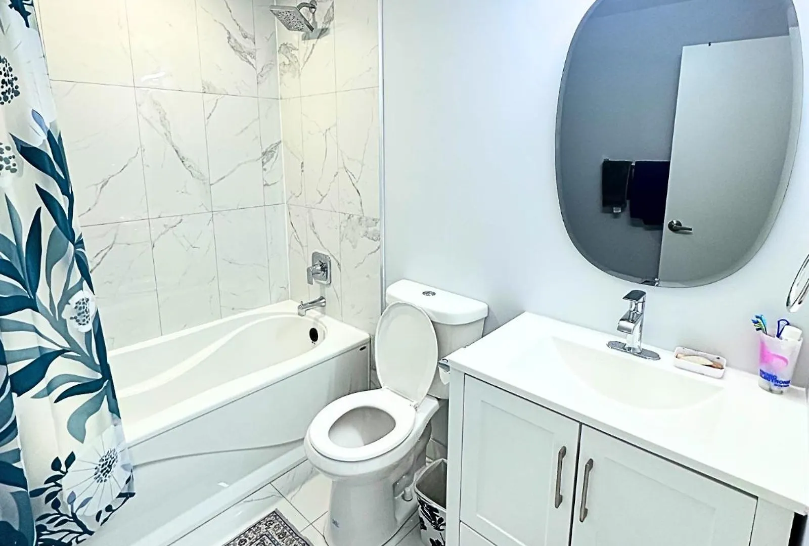 Spacious Master Suite W Private Bathroom Steps To Subway Toronto 0*,