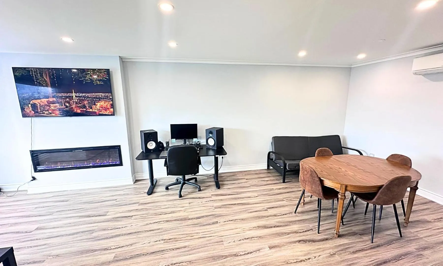 Homestay Spacious Master Suite W Private Bathroom Steps To Subway Toronto